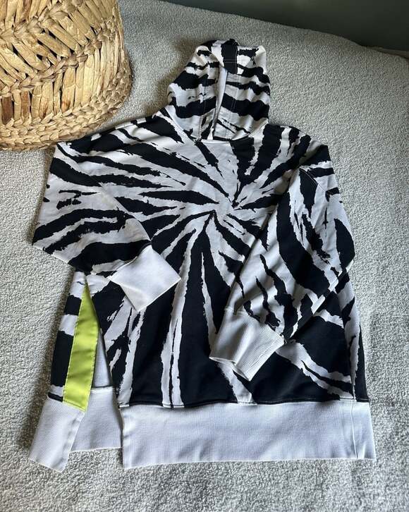 Fabletics Tops - Fabletics Jasmine Tie Dye Hoodie Black White Oversized Women’s XS